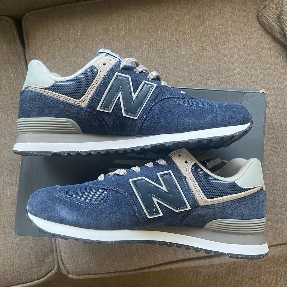 Men’s New Balance sneakers